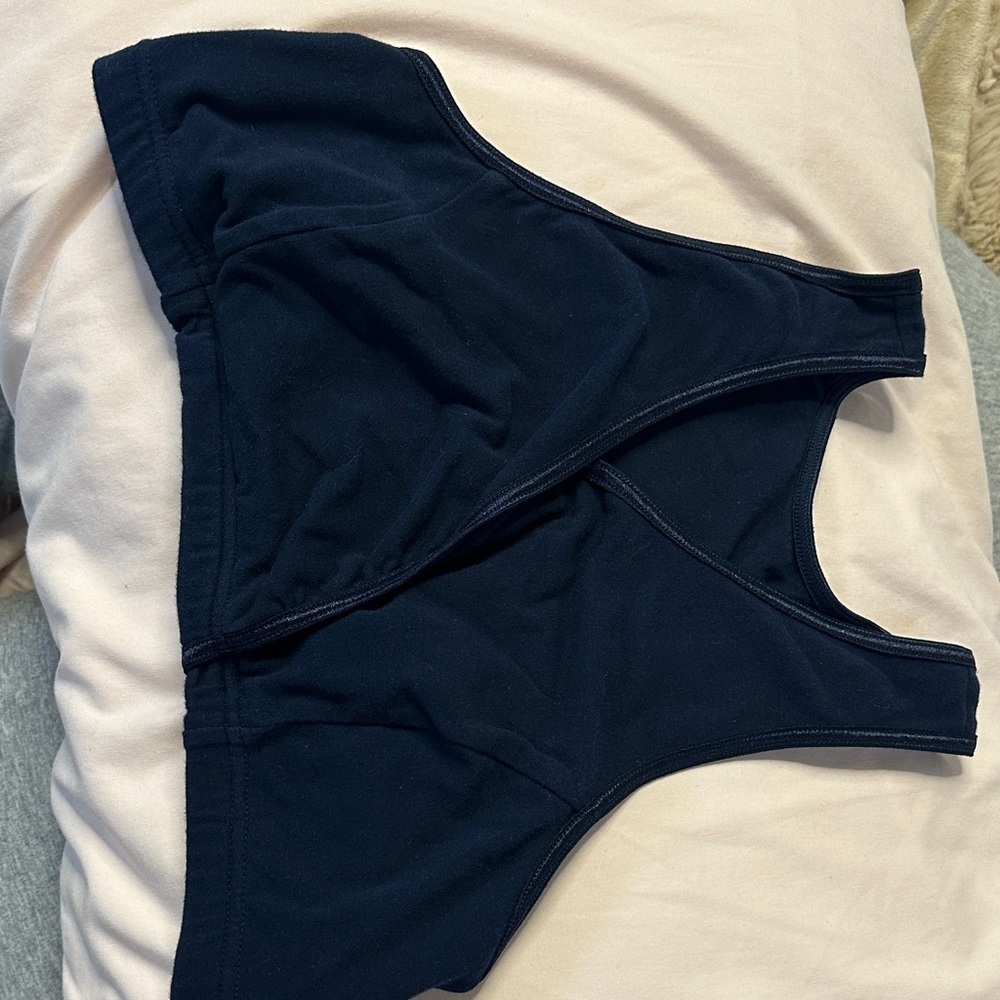 2 Cakye Nursing Sports Bras 1 Black & 1 Navy Size Medium - Picture 6 of 9